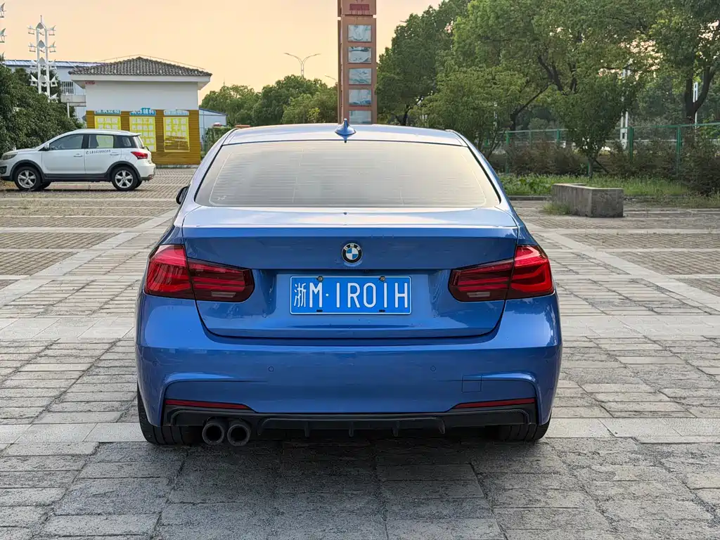 BMW 3 Series 2019 — фото 16