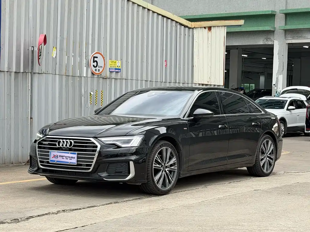 Audi A6L 2022 — фото 1