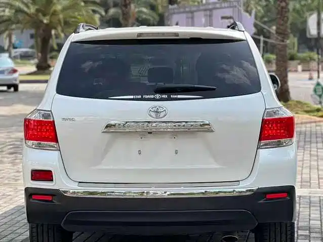 Toyota Highlander 2013 — фото 8