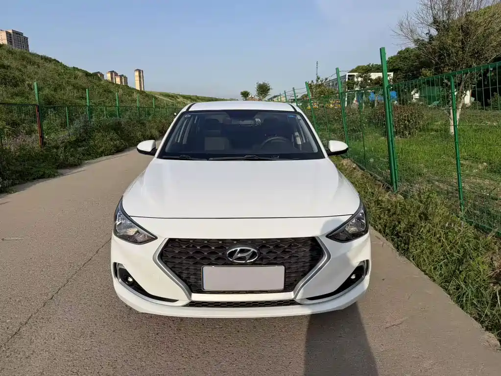 Hyundai Elantra 2019 — фото 3