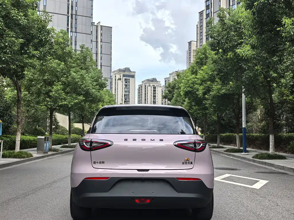 Geely Galaxy Starwish 2025 — фото 14