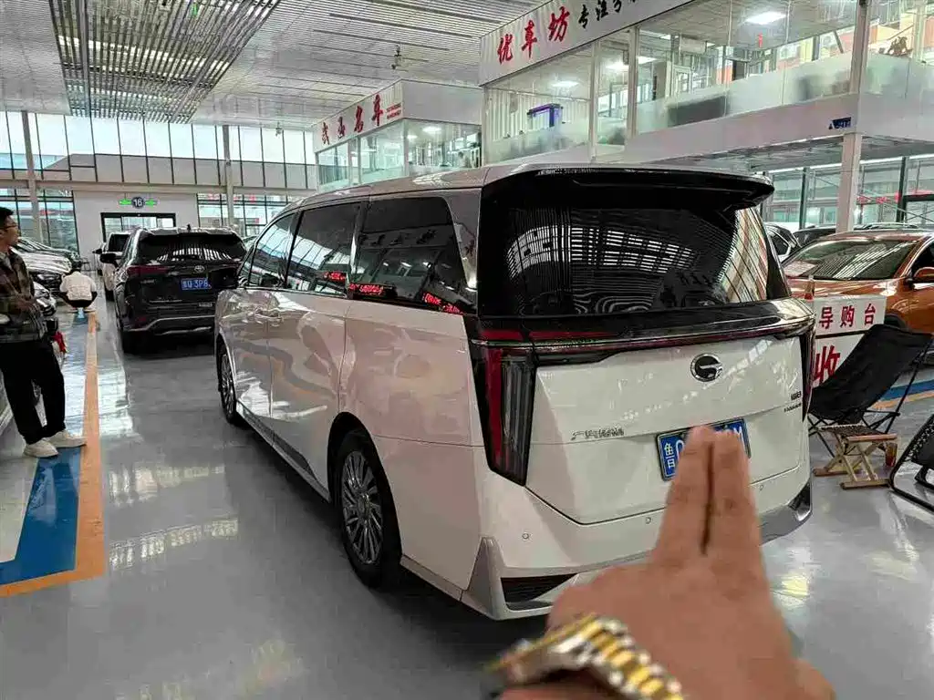 GAC Motor Trumpchi M8 2023 — фото 11
