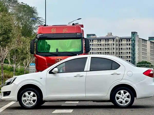JAC iEV 2017