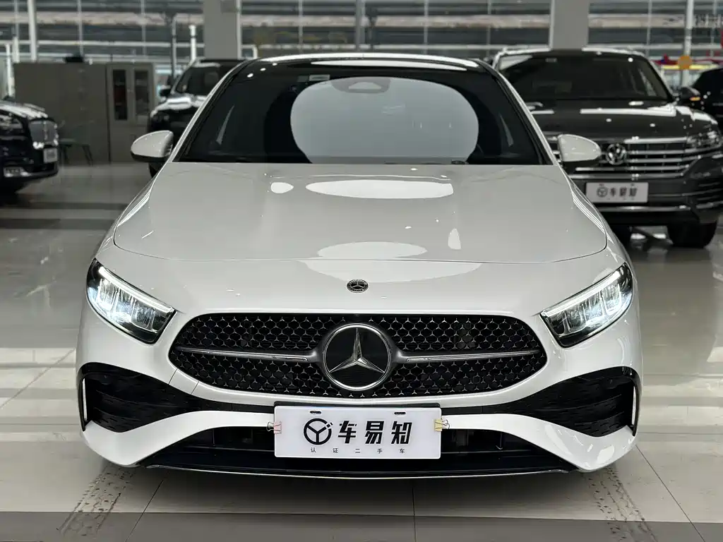 Mercedes-Benz A-Class 2024 — фото 2