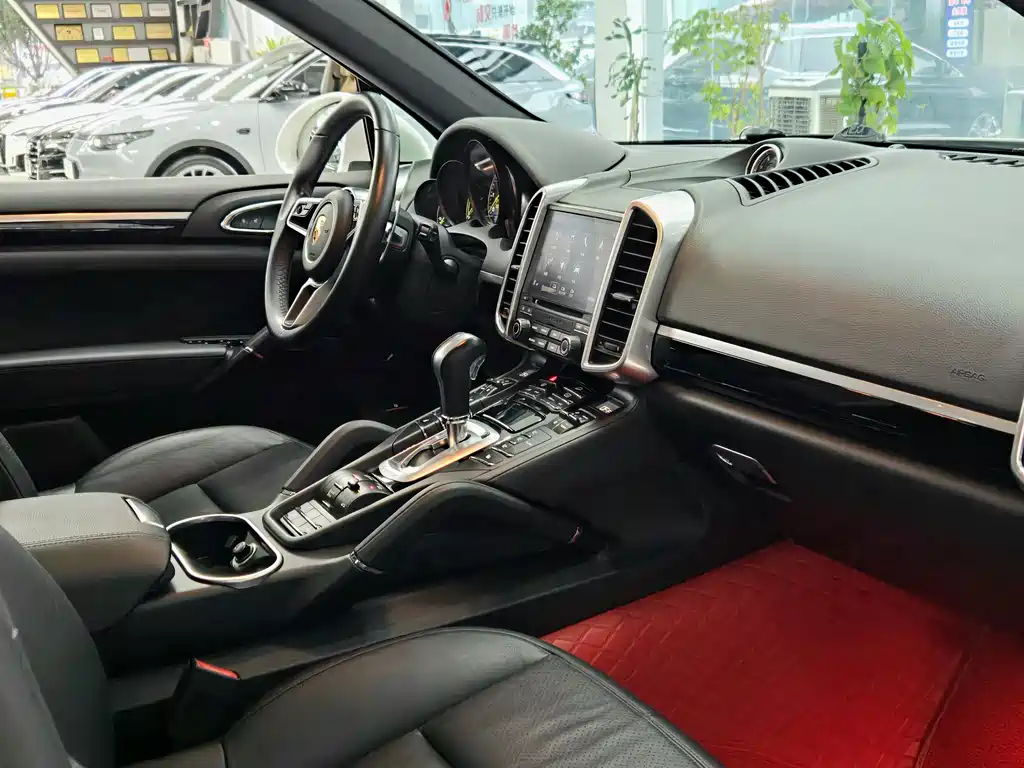 Porsche Cayenne Hybrid 2017 — фото 9