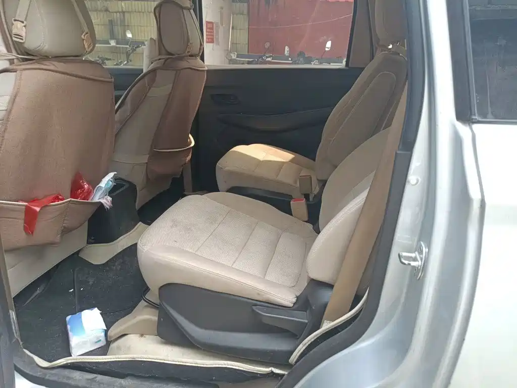 Wuling Hongguang 2019 — фото 13
