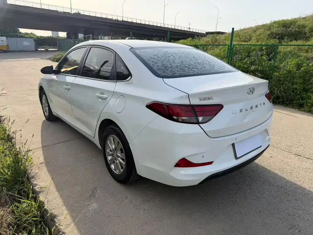 Hyundai Elantra 2019 — фото 15
