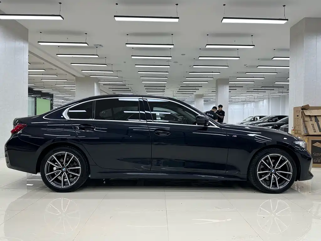 BMW 3 Series 2023