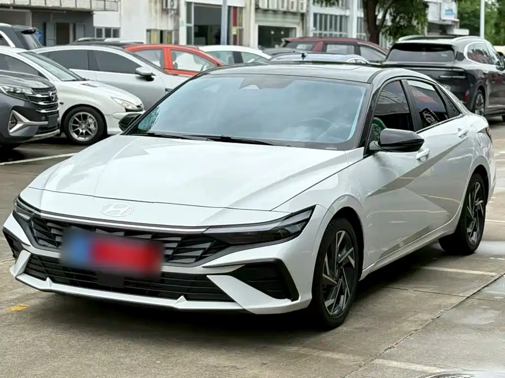 Hyundai Elantra 2025