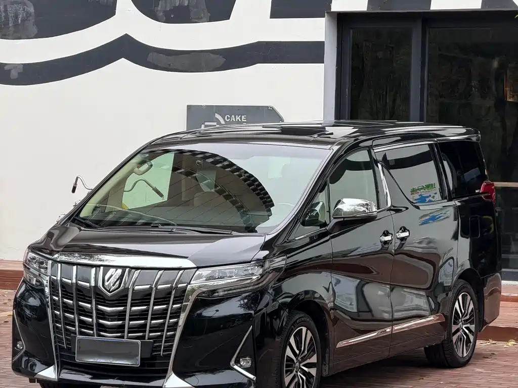 Toyota Alphard 2018 — фото 1