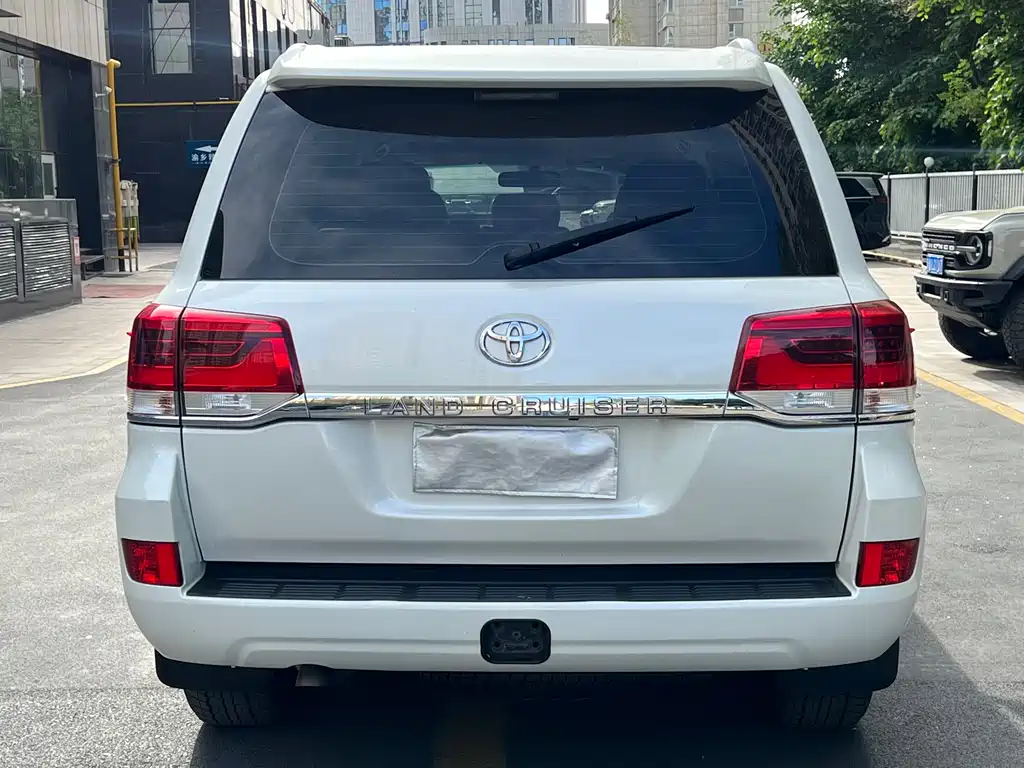 Toyota Land Cruiser 2019 — фото 9