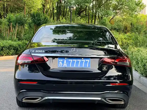 Mercedes-Benz E-Class 2022