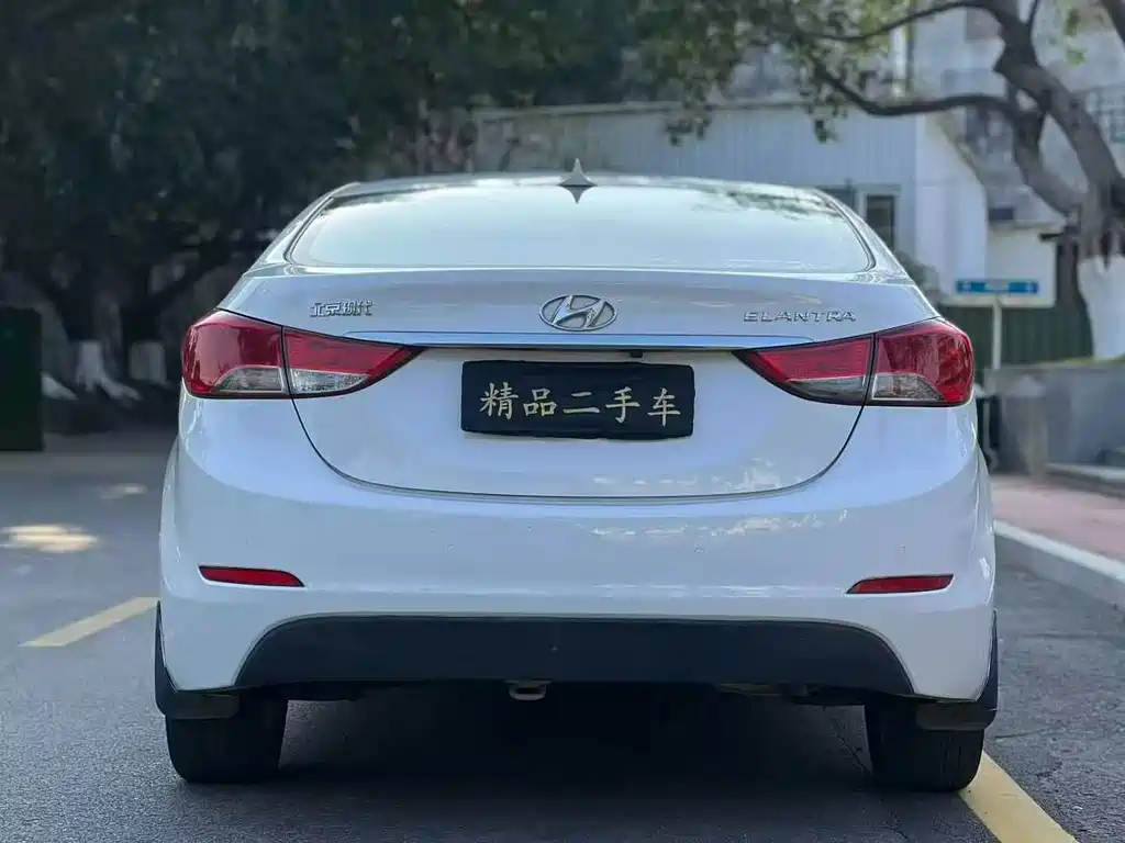 Hyundai Elantra 2013