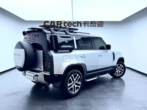 Land Rover Defender 2021