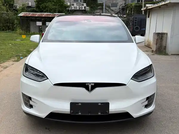 Tesla Model X 2016