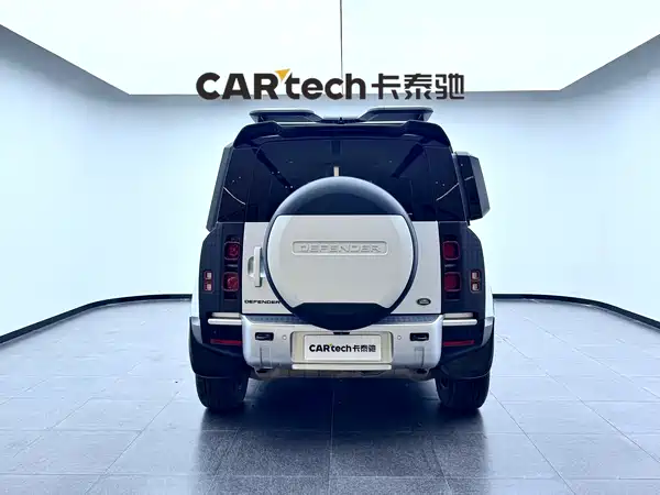 Land Rover Defender 2021