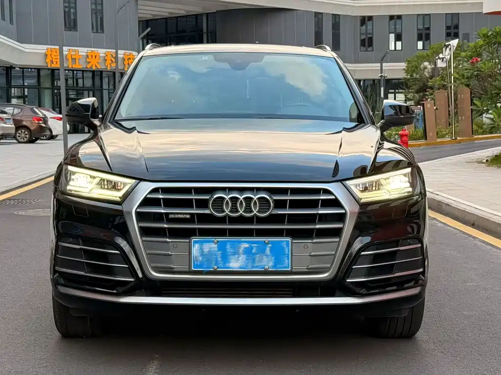 Audi Q5L 2021 — фото 2