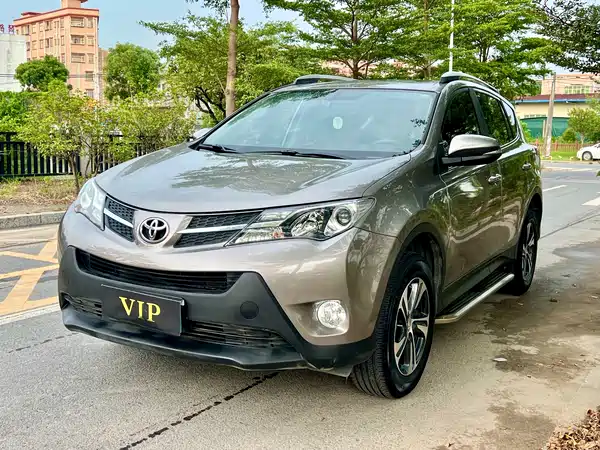 Toyota RAV4 2015