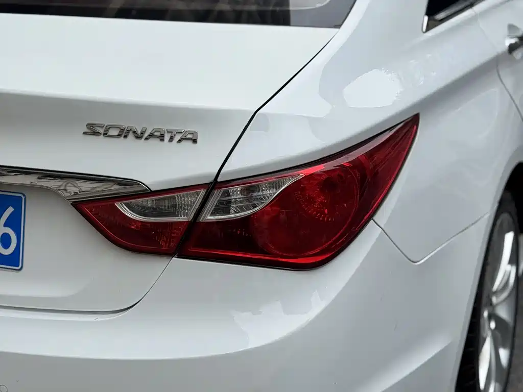 Hyundai Sonata 2011 — фото 3