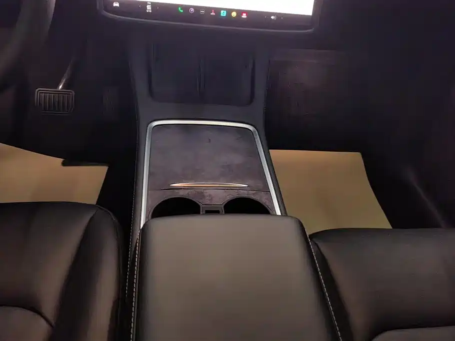 Tesla Model Y 2023 — фото 16