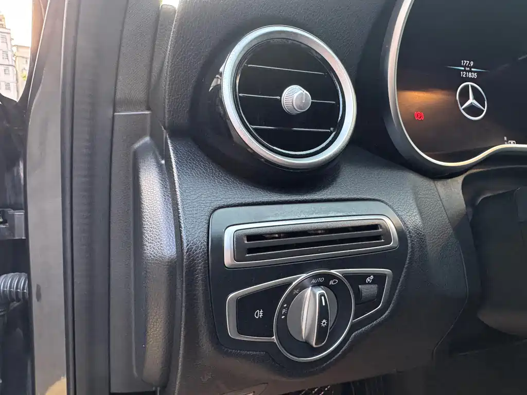 Mercedes-Benz C-Class 2021 — фото 11