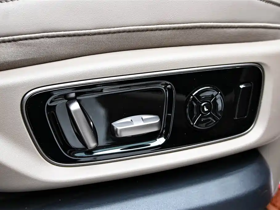 Li Auto Li MEGA 2025 — фото 36