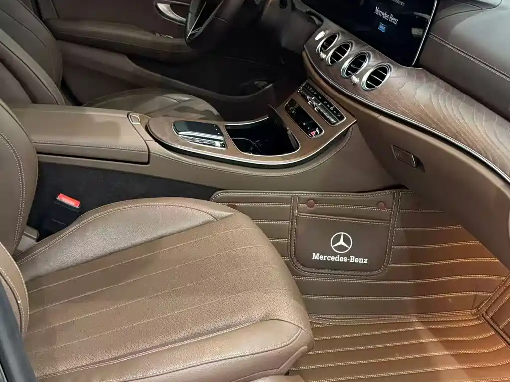 Mercedes-Benz E-Class 2022 — фото 4