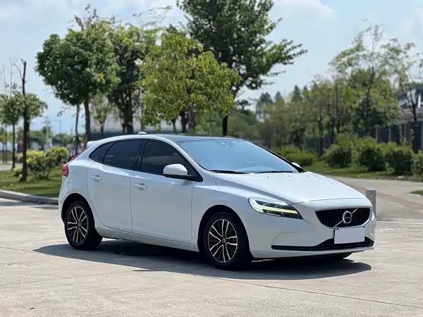 Volvo V40 2016