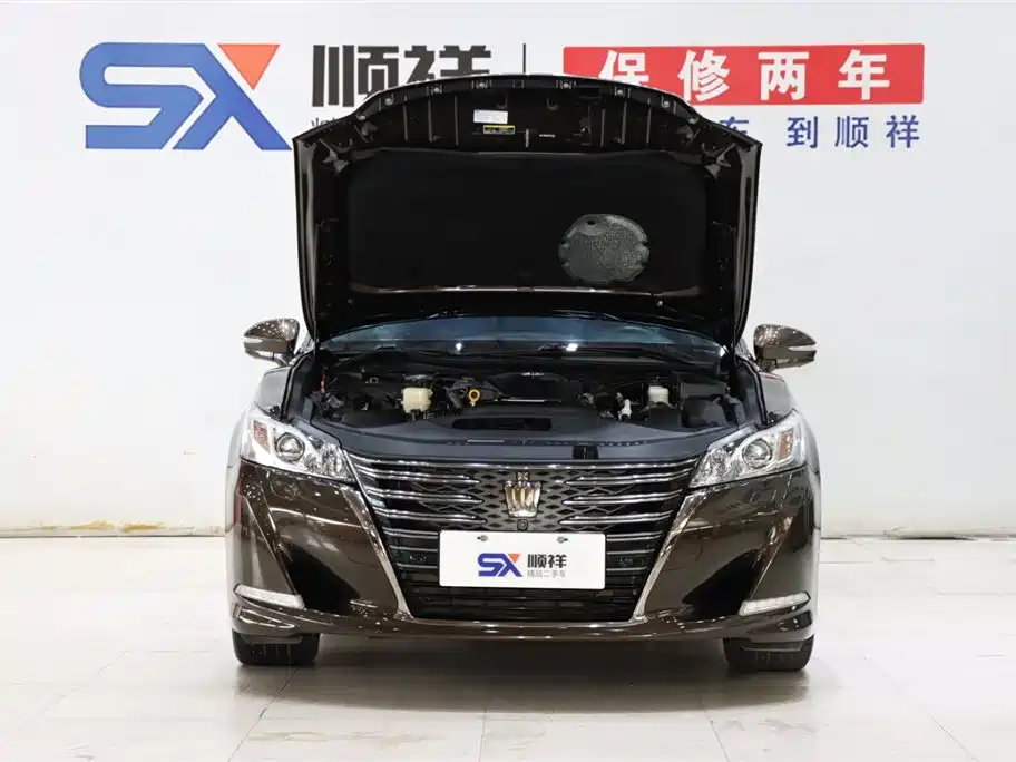 Toyota Crown 2018 — фото 18