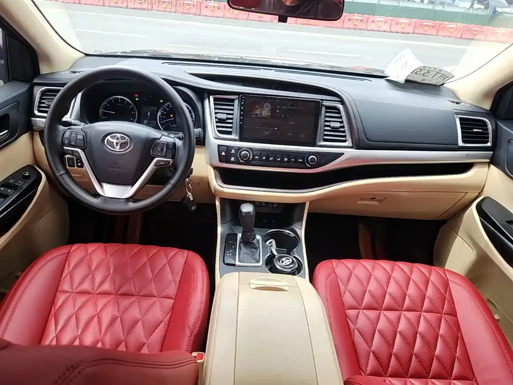 Toyota Highlander 2020 — фото 10