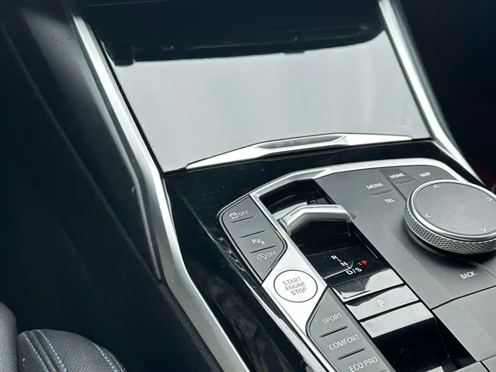 BMW 3 Series 2023 — фото 14