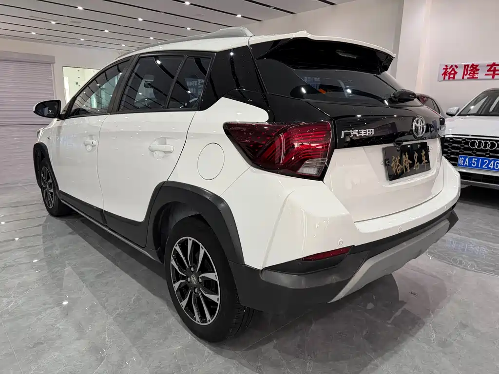 Toyota Yaris L 2022