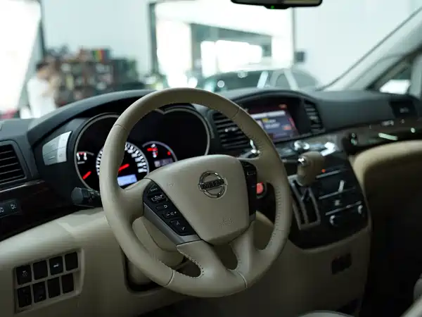 Nissan Quest 2015