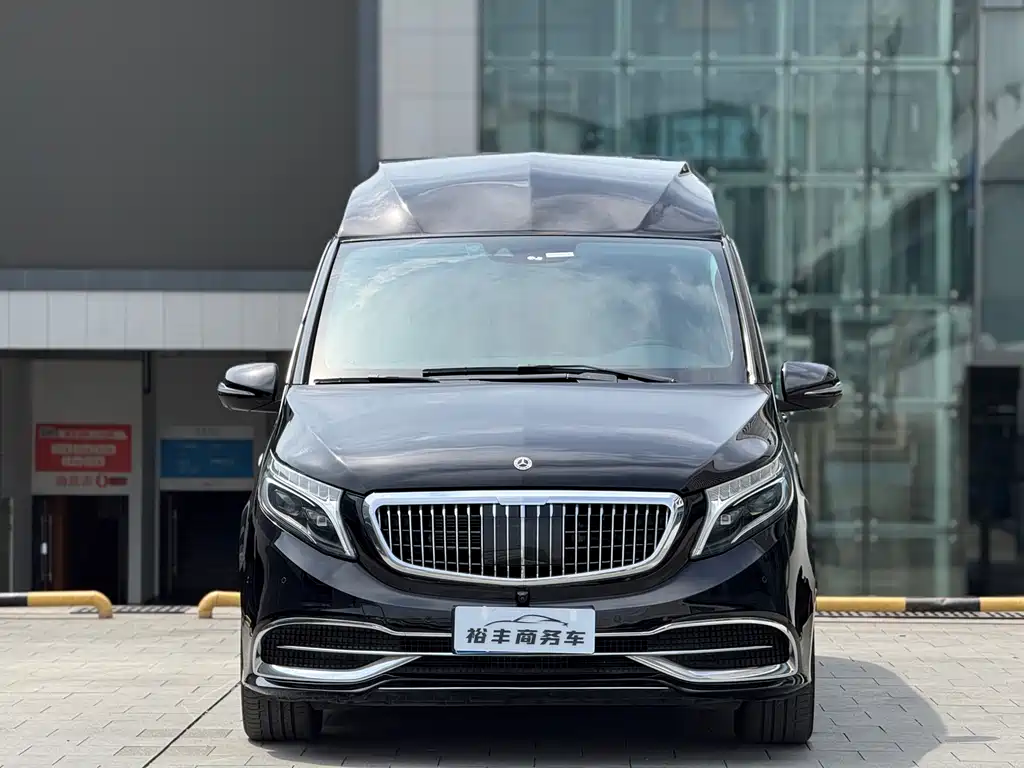 Mercedes-Benz V-Class 2023 — фото 2