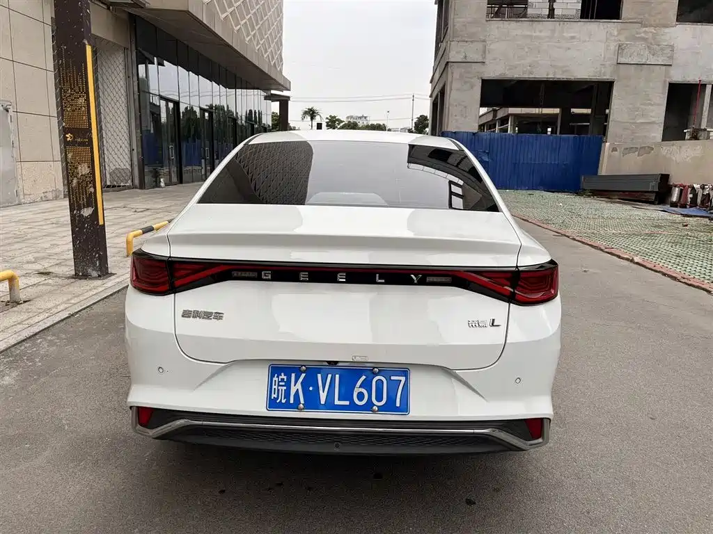 Geely Emgrand L 2022