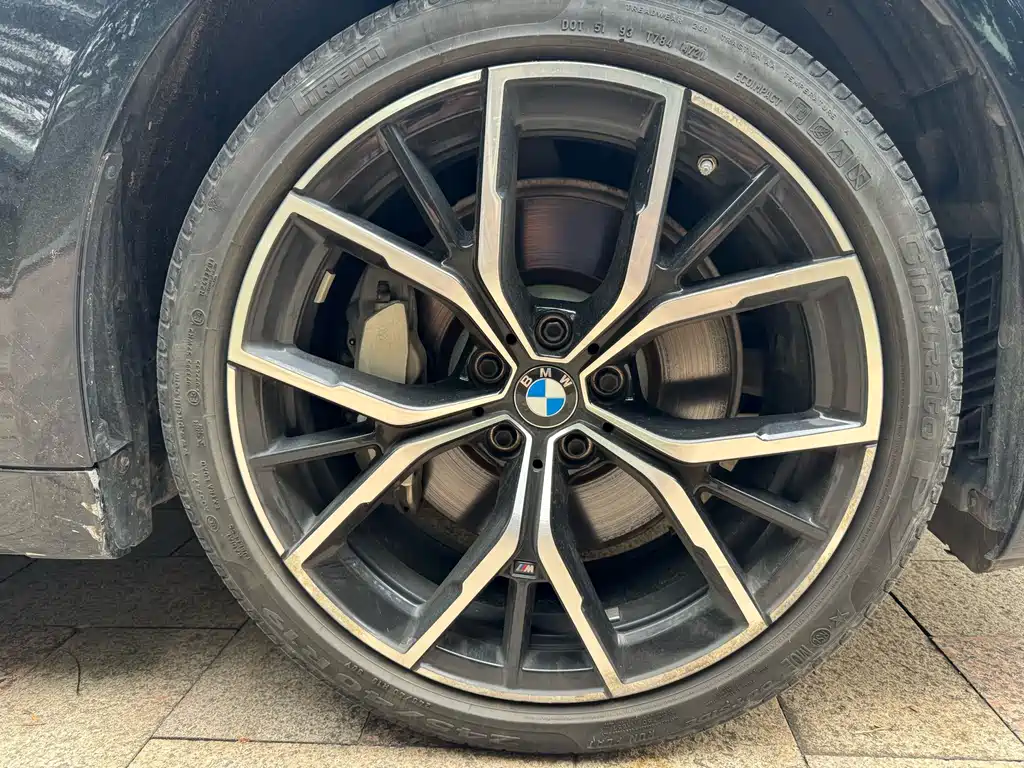 BMW 5 Series 2022 — фото 16