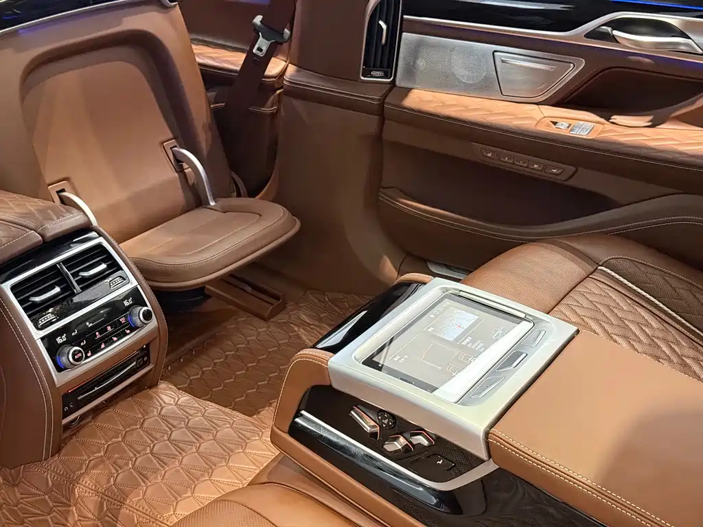 BMW 7 Series 2020 — фото 11