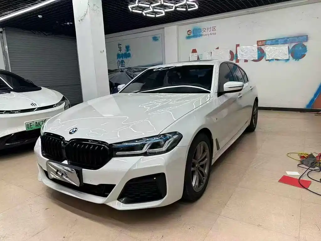 BMW 5 Series 2018 — фото 3