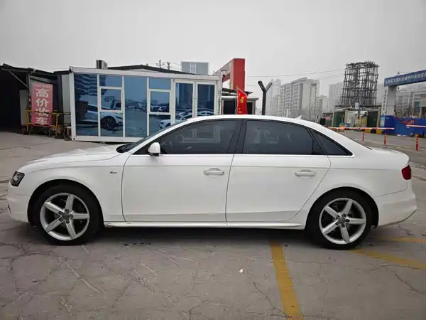 Audi A4L 2016