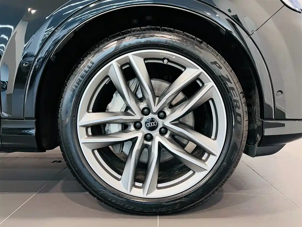 Audi Q7 2024 — фото 13