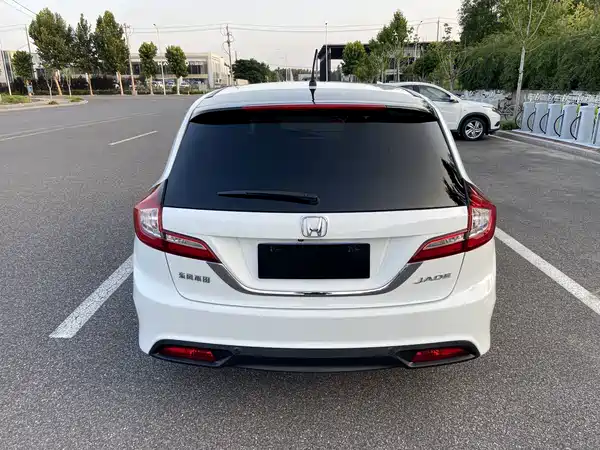 Honda Jade 2015