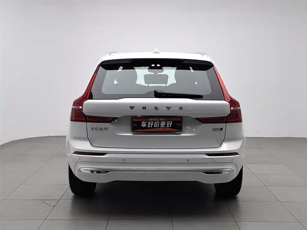Volvo XC60 2025 — фото 4