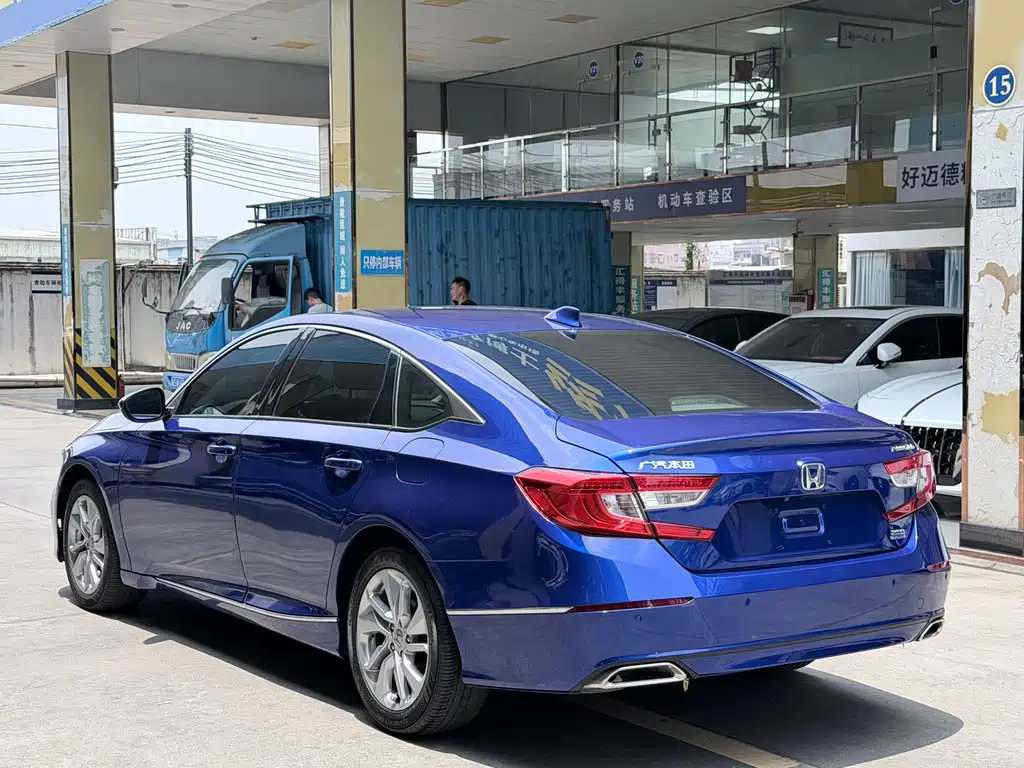 Honda Accord 2019 — фото 12
