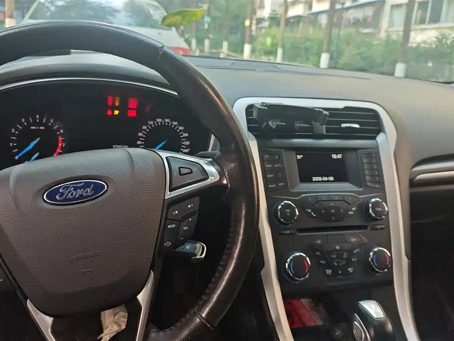 Ford Mondeo 2014 — фото 12