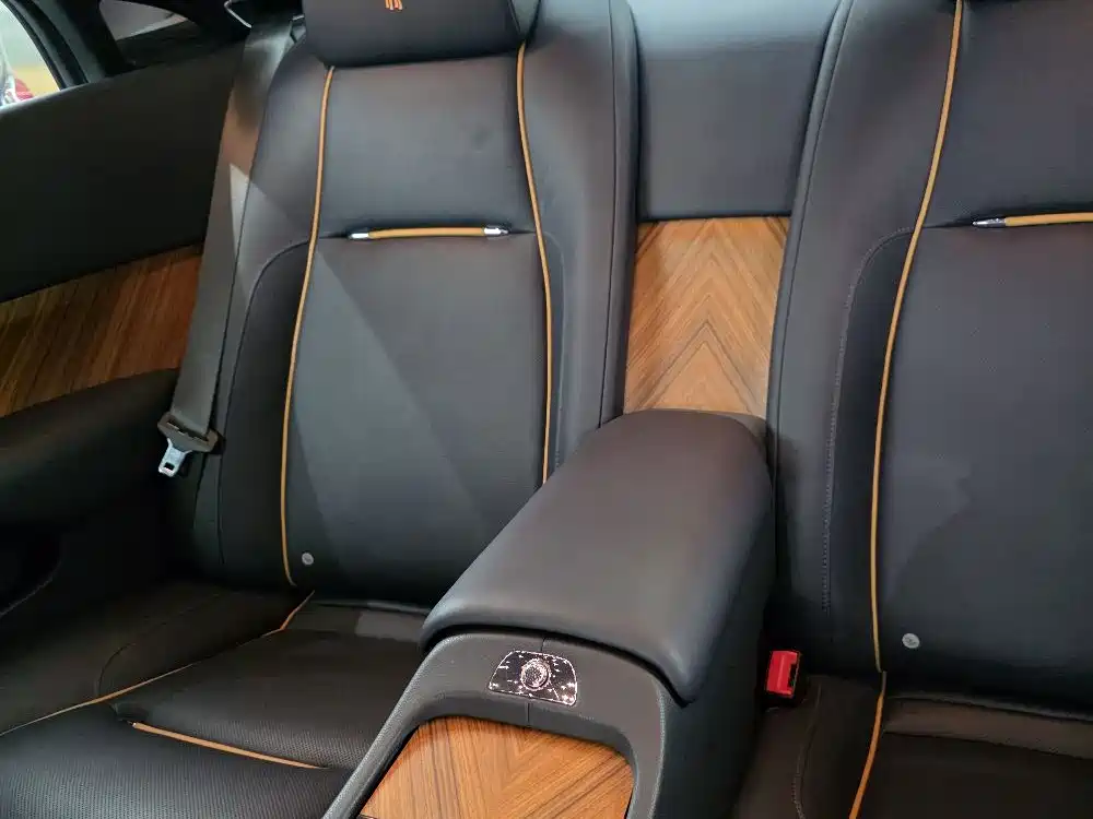 Rolls-Royce Wraith 2014 — фото 10
