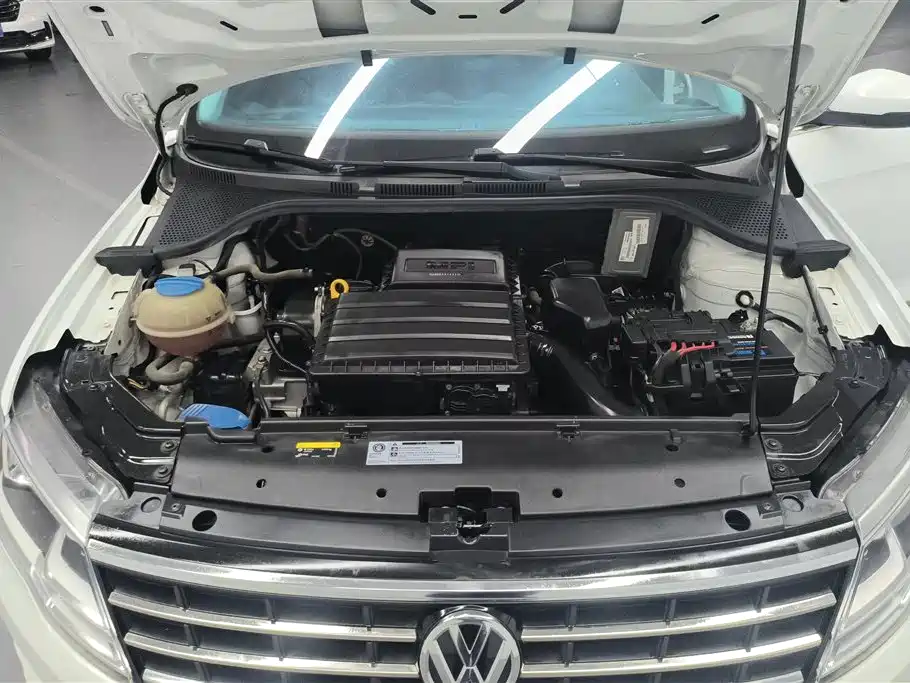 Volkswagen Jetta 2018 — фото 10
