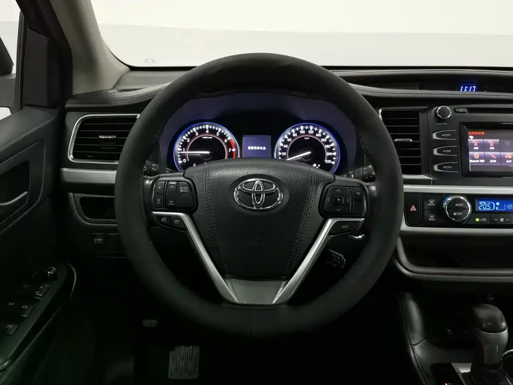 Toyota Highlander 2017 — фото 11