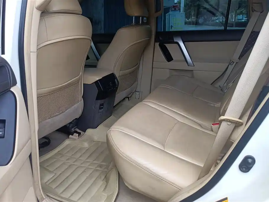 Toyota Prado 2016 — фото 11