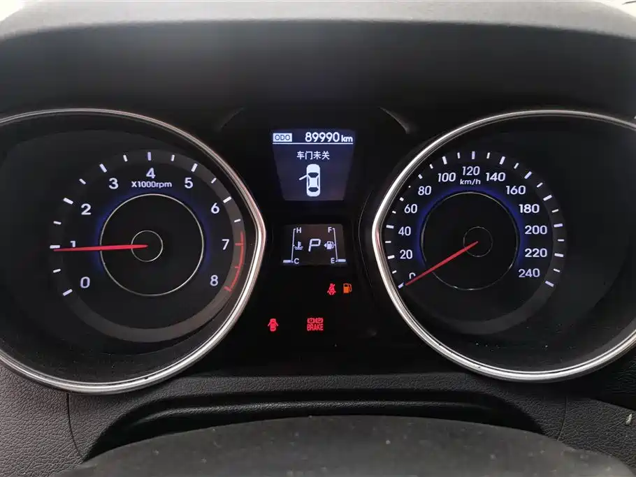 Hyundai Elantra Langdong 2015 — фото 14