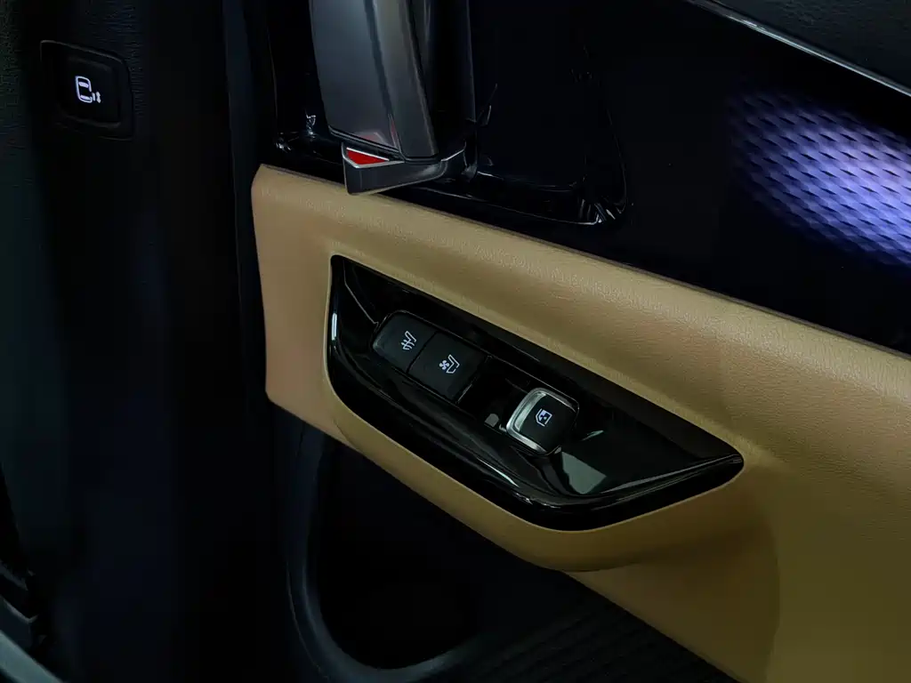 Kia Carnival 2023 — фото 19